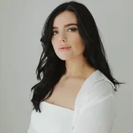MN AP Aesthetician| Emma Soderstrom