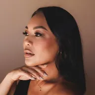 𝐊𝐚𝐫𝐞𝐧 𝐑𝐨𝐬𝐞 𝐀𝐥𝐮𝐦𝐧𝐨 𝐑𝐍, 𝐁𝐒𝐍 - Aesthetic Nurse